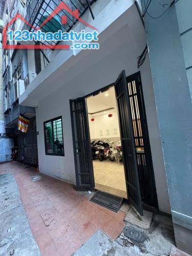 Cần bán nhà Đội Cấn - tòa nhà kinh doanh - 5 tầng - 9 phòng cho thuê - 2