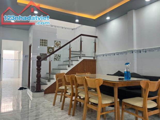 25042050 – Bán nhà hẻm oto Quang Trung P14, 60m2 ngang 4m, sổ riêng A4, CHỈ 5ty TL