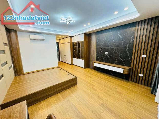 BÁN GẤP NHÀ PHỐ NGUYỄN VĂN CỪ - LONG BIÊN 70M * 6T THANG MÁY, Ô TÔ, FULL ĐỒ. GIÁ 12.8 TỶ - 1