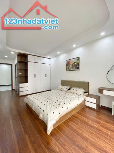 BÁN GẤP NHÀ PHỐ NGỌC LÂM 38M * 6T, THANG MÁY, FULL ĐỒ, LÔ GÓC, GARA ÔTÔ. GIÁ 8.6 TỶ - 2