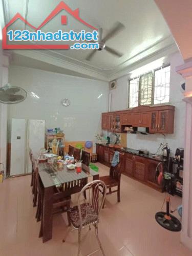 BÁN NHÀ LÔ GÓC OTO TRÁNH  VỊ TRÍ ĐẸP MỄ TRÌ THƯỢNG  58M2 x 5 TẦNG  MẶT TIỀN 4.2M  GIÁ 14.5 - 2