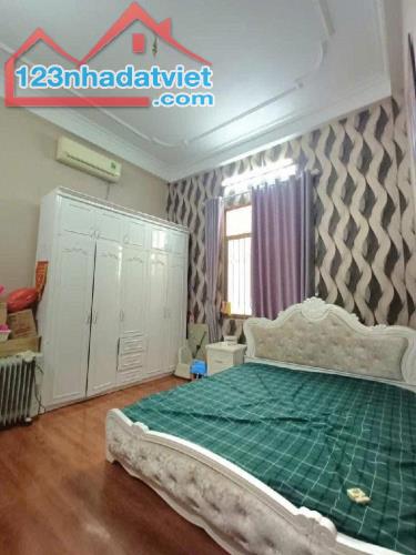 BÁN NHÀ LÔ GÓC OTO TRÁNH  VỊ TRÍ ĐẸP MỄ TRÌ THƯỢNG  58M2 x 5 TẦNG  MẶT TIỀN 4.2M  GIÁ 14.5 - 3