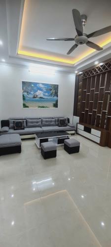 TAM TRINH - NGÕ Ô TÔ - NHÀ ĐẸP - VIEW HỒ - 2 THOÁNG 7 TẦNG THANG MÁY - GẦN 70M² HƠN 15 TỈ