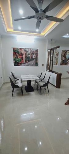 TAM TRINH - NGÕ Ô TÔ - NHÀ ĐẸP - VIEW HỒ - 2 THOÁNG 7 TẦNG THANG MÁY - GẦN 70M² HƠN 15 TỈ - 5