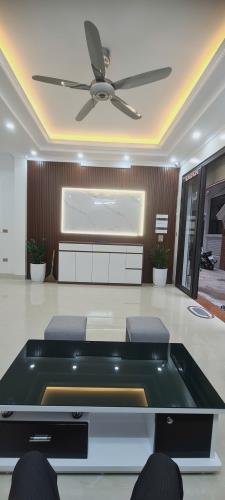 TAM TRINH - NGÕ Ô TÔ - NHÀ ĐẸP - VIEW HỒ - 2 THOÁNG TRƯỚC SAU - 7 TẦNG THANG MÁY - KINH DO - 2