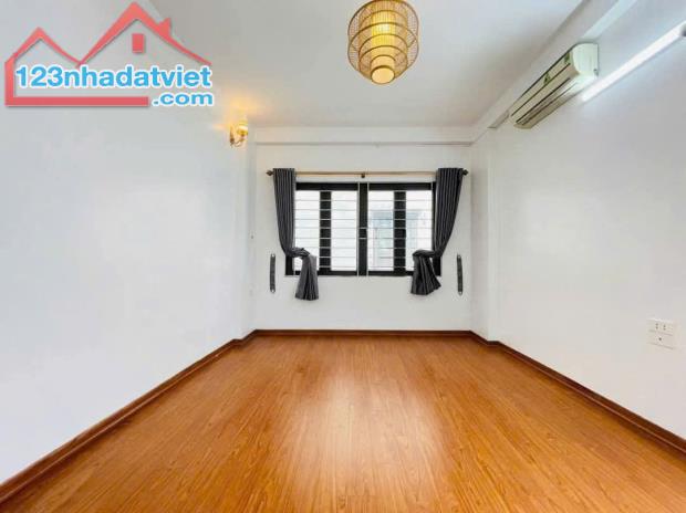 Gốc Đề Hoàng Mai – Nhà Đẹp Ở Ngay – Lô Góc – 42m 5 Tầng – Gần Ô Tô, 6,8 Tỷ. - 4