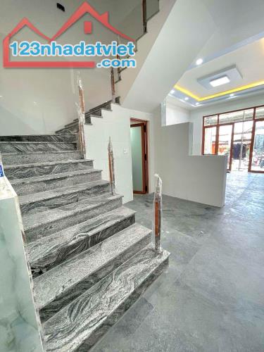 mặt tiền khu bình tân gần eaon bình tân chỉ 1 căn duy nhất 5*20m 3tầng dọn vào ở ngay 9T2 - 1