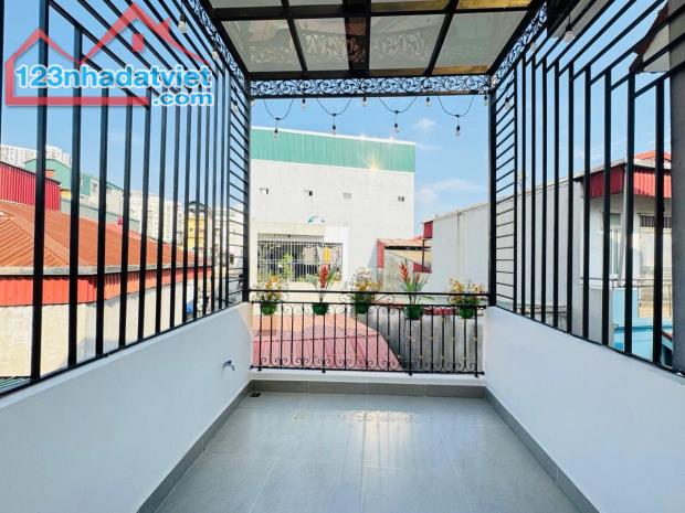 Bán nhà phố Minh Khai, Hai Bà Trưng 45m, 4 tầng. Giá: 7.9 tỷ. LH: 0937158386 - 5