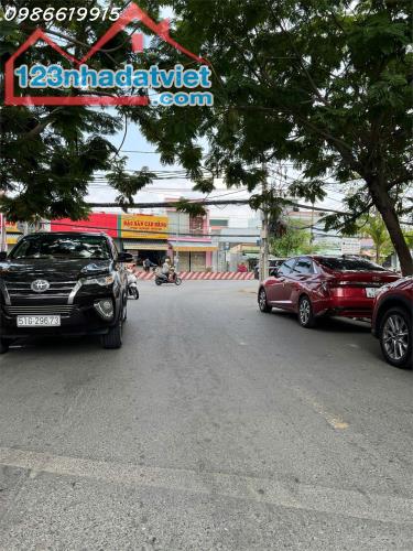 Q7 NHÀ LÔ GÓC - GẦN NGUYỄN LƯƠNG BẰNG - Ô TÔ NGỦ NHÀ - 90M2 - NHỈNH 11 TỶ - 3