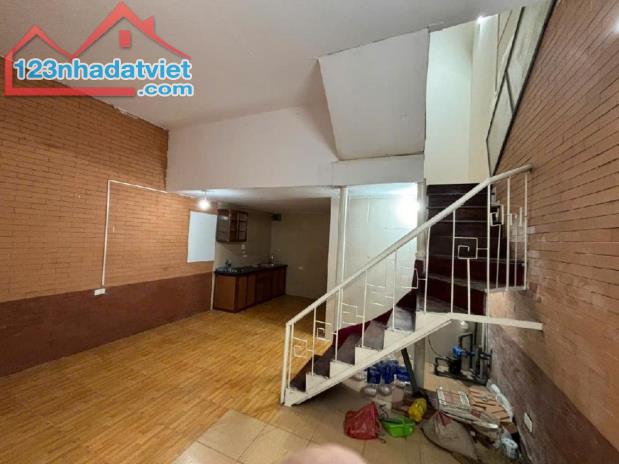 BÁN NHÀ MẶT PHỐ NGUYỄN VĂN TRỖI 2 TẦNG 10.5 TỶ VỊ TRÍ ĐẸP, KINH DOANH SẦM UẤT, SỔ CHÍNH CH - 2