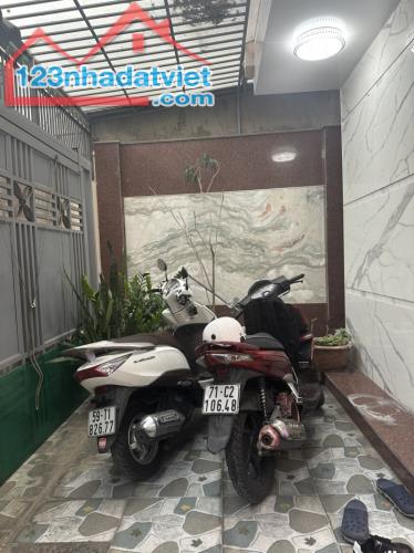 BÁN NHÀ PHÚ NHUẬN HXH 70M2 4 TẦNG NGANG 6.8M 4 PN SÁT MT NGỢP BANK GẤP BÁN CÔ GIANG 9.6 TỶ - 1