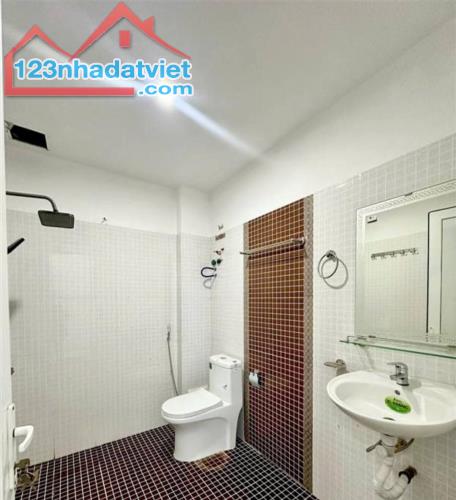 Bán nhà 4,5tầng  Chợ Đôn, Vĩnh Niệm, Lê Chân. 6,6tỷ. 55,2m2. Mặt tiền 4m. Đường 15m.