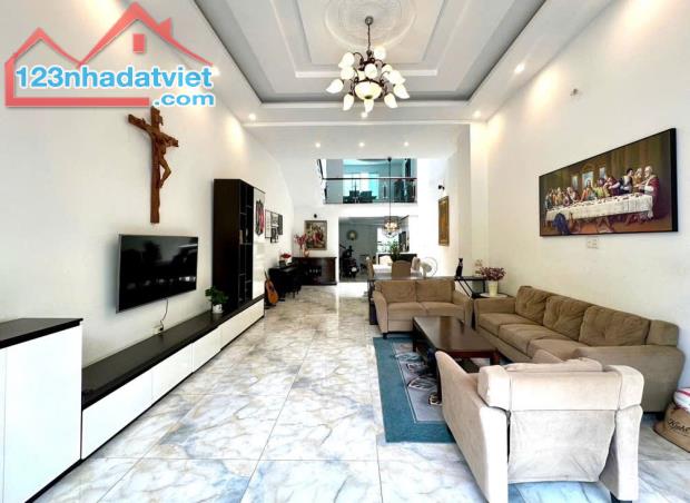 BÁN NHÀ 4 TẦNG MẶT TIỀN PHẠM HÙNG, QUẬN 8 – NHÀ ĐẸP 5x20M – XE HƠI VÀO NHÀ – GIÁ CHỈ 12 TỶ - 2