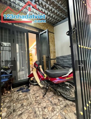 Bán nhà Trần Nguyên Hãn, P.13, Q.8, DT: 3.7 X 13, nở hậu 8m, hai tầng, giá 5 tỷ 4. - 1
