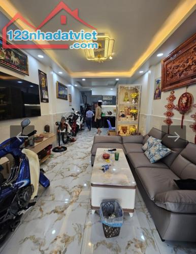 Bán nhà Trần Nguyên Hãn, P.13, Q.8, DT: 3.7 X 13, nở hậu 8m, hai tầng, giá 5 tỷ 4. - 2