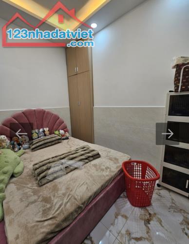 Bán nhà Trần Nguyên Hãn, P.13, Q.8, DT: 3.7 X 13, nở hậu 8m, hai tầng, giá 5 tỷ 4. - 3