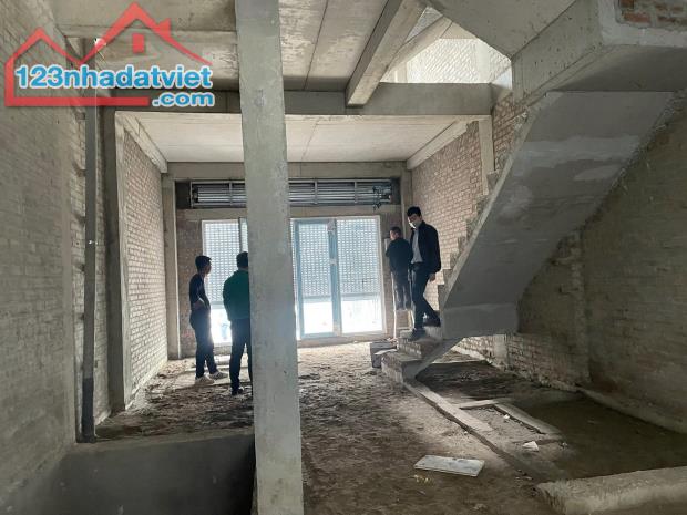 Cần bán nhà chính chủ 5 tầng thang máy DT 80m TT Trâu Quỳ Gia Lâm oto tránh kính doanh - 1