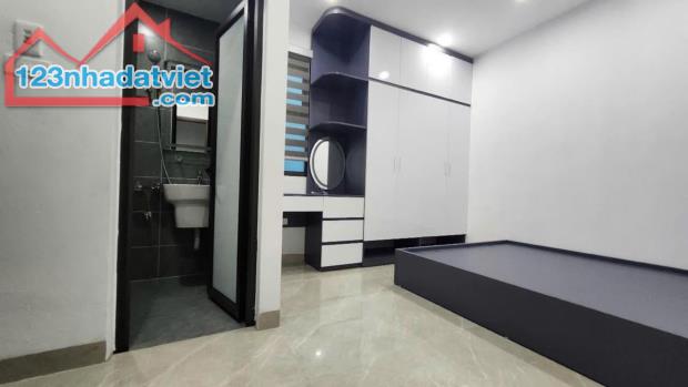 Bán nhà CHDV 150m2 8x20m Nguyễn Kiệm 6 tầng hầm thang máy 2 tỷ/năm đầu tư chỉ 20 tỷ - 1