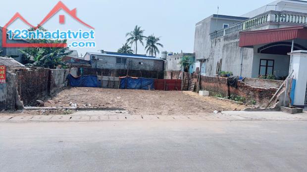 Bán lô đất 107m2 ngang 5,5m trục thôn Tam Kiệt Hữu Bằng Kiến Thụy giá 1,8 tỷ