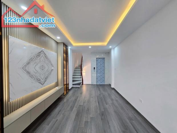 Phố Đội Cấn, Ba Đình. Diện tích 35m x 6 tầng thang máy, giá 6.5 tỷ - 1
