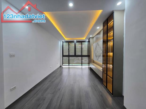 Phố Đội Cấn, Ba Đình. Diện tích 35m x 6 tầng thang máy, giá 6.5 tỷ - 2