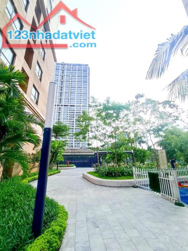 Bán gấp shophouse tòa D