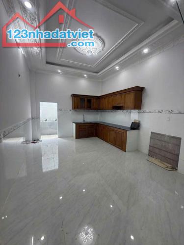 nhà bán gần chợ đại hải hóc môn nhà mới xây đẹp dọn vào ở ngay giá chỉ có 3 tỷ 7 - 4
