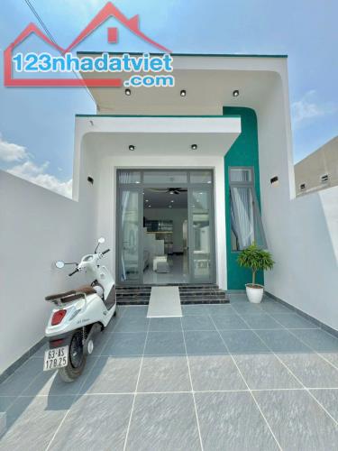 Bán nhà cấp 4 ngay cây xăng Đức Hưng Phường Tân Phong SHR Thổ cư
