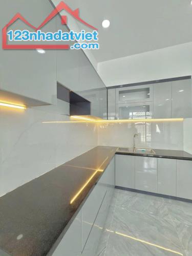 Bán nhà cấp 4 ngay cây xăng Đức Hưng Phường Tân Phong SHR Thổ cư - 3