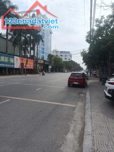 Chính chủ bán nhà mặt phố thị trấn Hồ-Thuận Thành-Bắc Ninh-107m*2 tầng-giá 8 tỷ (thương lư - 1