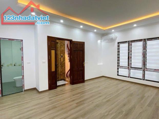 8.75 tỷ nhà Pháo Đài Láng Đống Đa mới tinh 60m ra ô tô 6 tầng thang máy 36m2, ở + cho thuê - 3