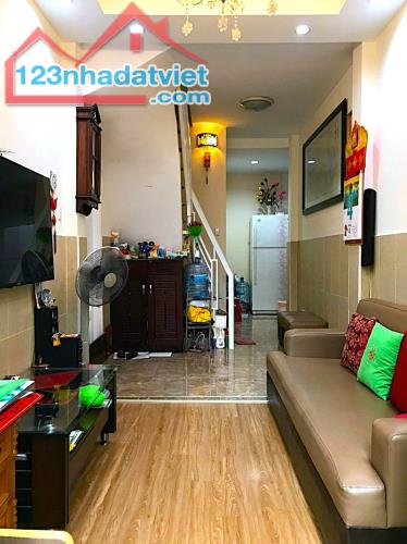 HIẾM !!! 5 TỶ X CÒN TL - HẺM XE HƠI KHU NGUYỄN TRỌNG TUYỂN PHÚ NHUẬN - 30M2 2 LẦU 2PN
