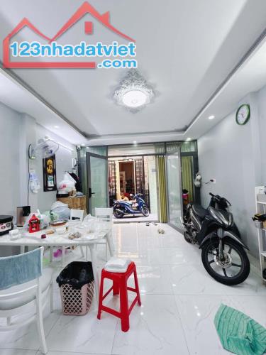 GẤP BÁN NHÀ3 TẦNG _NGANG 4M ĐƯỜNG ĐOÀN VĂN BƠ QUẬN 4 NHỈNH 4 TỶ - 1