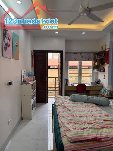 NHÀ ĐƯỜNG LÁNG 45m2 - NGÕ Ô TÔ VÀO NHÀ- KINH DOANH 2 THOÁNG TRƯỚC SAU 15,2 TỶ