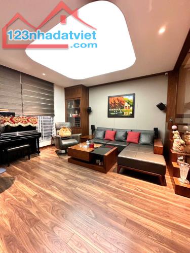 BÁN NHÀ LÔ GÓC-HOÀNG QUỐC VIỆT 33M X6T-NGÕ THÔNG-10M RA MẶT PHỐ-NHỈNH 7 TỶ - 1