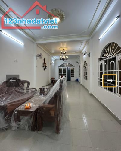 BÁN NHÀ MẶT PHỐ ĐÔNG TAM, HÓC MÔN - 140M2, 3 TẦNG, 6 PN, GIÁ 11 TỶ - SỔ HỒNG CHÍNH CHỦ - 3