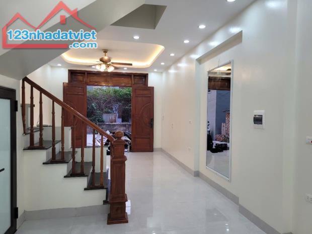 🏬LIÊN MẠC #BẮC TỪ LIÊM    🔥46M *5t NHỈNH 5 TỶ   +LO GÓC - MT KHỦNG -ÔTÔ ĐỖ CỔNG   +NHÀ M - 2