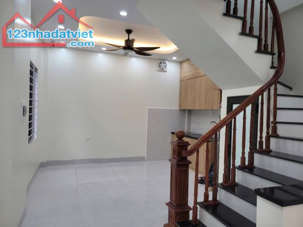🏬LIÊN MẠC #BẮC TỪ LIÊM    🔥46M *5t NHỈNH 5 TỶ   +LO GÓC - MT KHỦNG -ÔTÔ ĐỖ CỔNG   +NHÀ M - 4