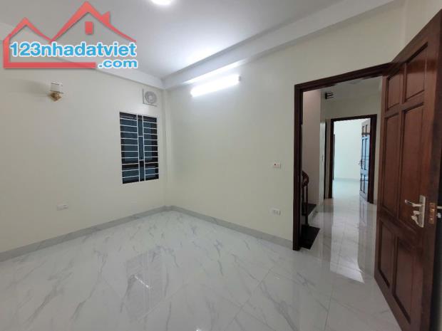 🏬LIÊN MẠC #BẮC TỪ LIÊM    🔥46M *5t NHỈNH 5 TỶ   +LO GÓC - MT KHỦNG -ÔTÔ ĐỖ CỔNG   +NHÀ M - 5