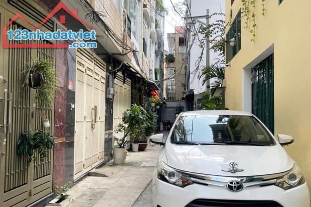 Bán nhà Nguyễn Trọng Tuyển, Xe hơi, 39m² (3.5m hậu 4.2m, dài 10.2m) - Giá 7.9 tỷ TL