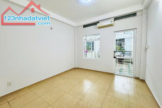 Bán nhà Nguyễn Trọng Tuyển, Xe hơi, 39m² (3.5m hậu 4.2m, dài 10.2m) - Giá 7.9 tỷ TL - 4