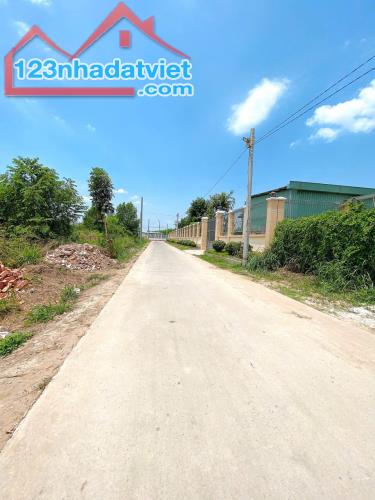 🏗️ CẬP NHẬT TIẾN ĐỘ DÃY NHÀ PHỐ – ĐỐI DIỆN KDC TÁI ĐỊNH CƯ BÌNH LỢI 🏡 - 4
