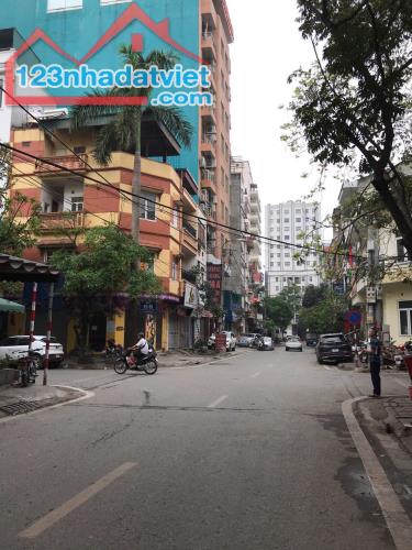 MP NGUYỄN KHUYẾN, VĂN QUÁN, HÀ ĐÔNG, PHÂN LÔ, VỈA HÈ, KINH DOANH 65M 3T HƠN 17 TỶ