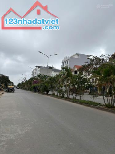 Chính chủ gửi bán lô đất Biệt Thự khu nhà giàu Mặt đường 30m lô 17 Lê Hồng Phong, Hải An,