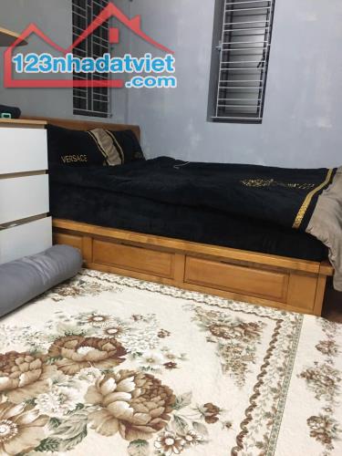 Bán căn nhà 2 tầng về ở luôn xóm Trung Văn Cao - 5