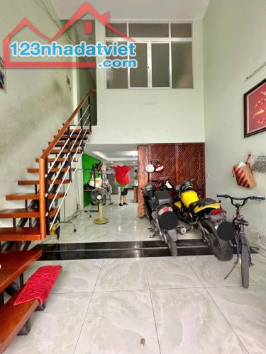 BÁN NHÀ CẠNH CHỢ TÂN MỸ, NGUYỄN THỊ THẬP QUẬN 7, 2 TẦNG, NGANG 4M CHỈ 3.7 TỶ