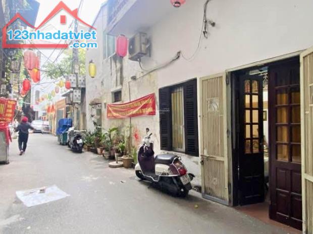 NHÀ PHỐ THUỴ KHUÊ - DÂN XÂY- 2 THOÁNG - 45m2 - NGÕ Ô TÔ