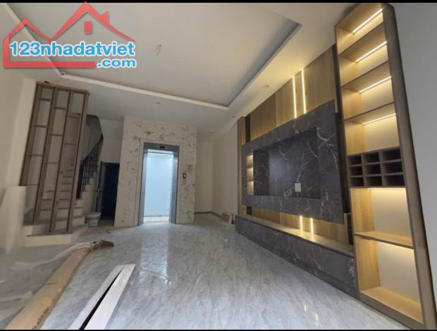 NHÀ MỚI VỊ TRÍ ĐẮC ĐỊA - HQV - 5 TẦNG, THANG MÁY, FULL NỘI THẤT MỚI, 8 TỶ