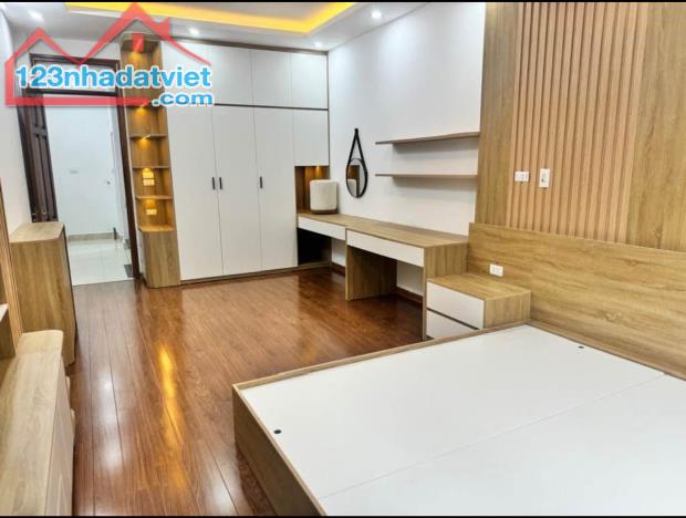 NHÀ MỚI VỊ TRÍ ĐẮC ĐỊA - HQV - 5 TẦNG, THANG MÁY, FULL NỘI THẤT MỚI, 8 TỶ - 1