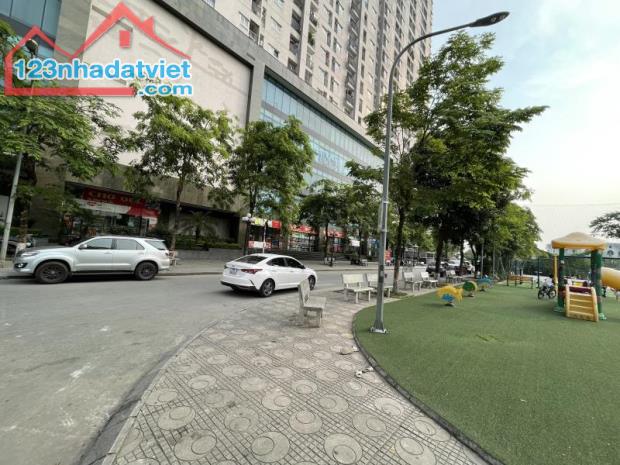 👋👋👋Shophouse Tầng 1 Gemek Tower 57m2 - MT6m 👌👌👌Đang cho thuê 15tr/tháng ✌️✌️✌️ Pháp